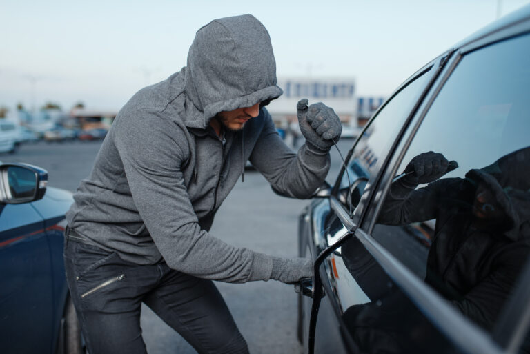 News - car thief breaking door lock criminal job 2021 08 27 09 39 16 utc